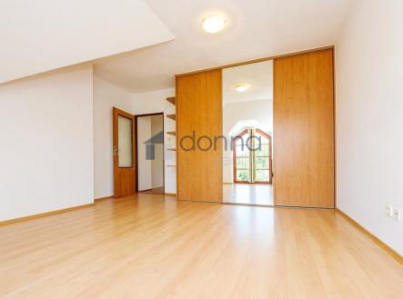 Pronájem domu/vily, 252 m²