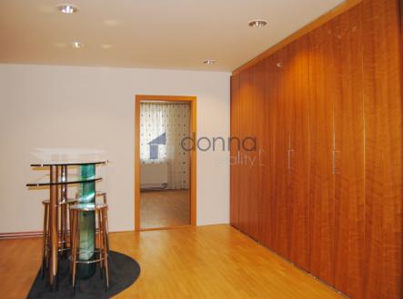 Pronájem kanceláře, 107 m²