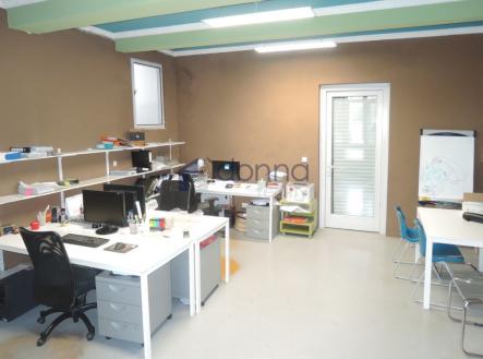 Pronájem kanceláře, 170 m²