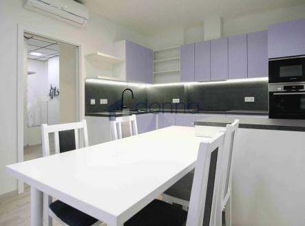 Pronájem bytu, 2+1, 68 m²