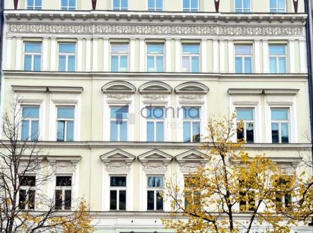 Pronájem kanceláře, 156 m²