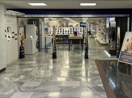 Pronájem obchodní prostor, 360 m²