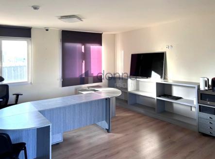 Pronájem obchodní prostor, 50 m²