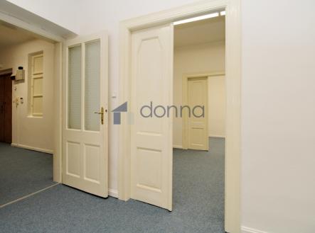 Pronájem kanceláře, 89 m²