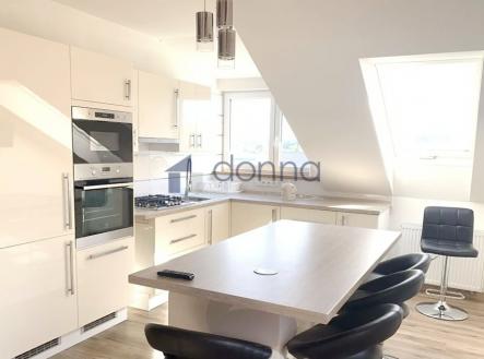 Pronájem bytu, 3+kk, 87 m²