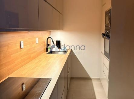 Pronájem bytu, 5+kk, 85 m²