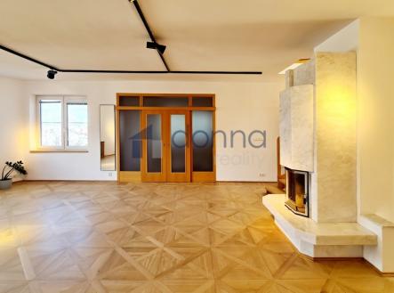 Pronájem domu/vily, 839 m²