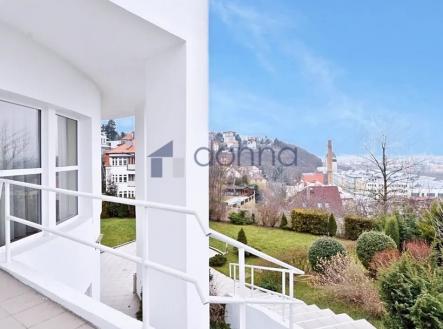 Pronájem kanceláře, 839 m²