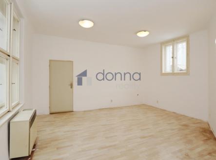 Pronájem kanceláře, 83 m²