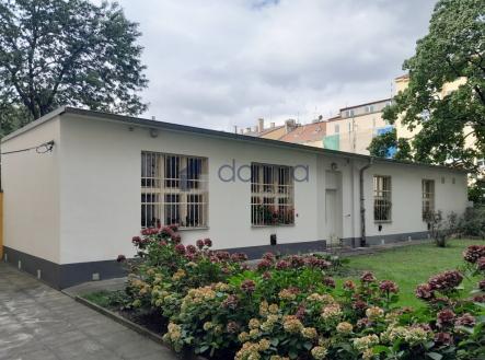 Pronájem kanceláře, 83 m²