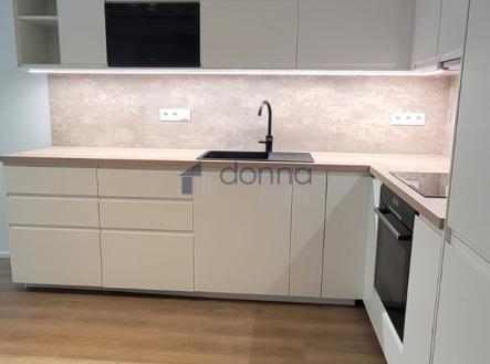 Pronájem bytu, 2+kk, 66 m²