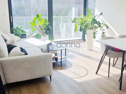 Pronájem bytu, 2+kk, 92 m²