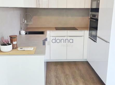 Pronájem bytu, 2+kk, 92 m²