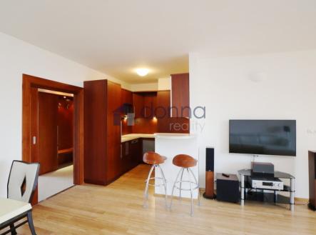 Pronájem bytu, 2+kk, 82 m²