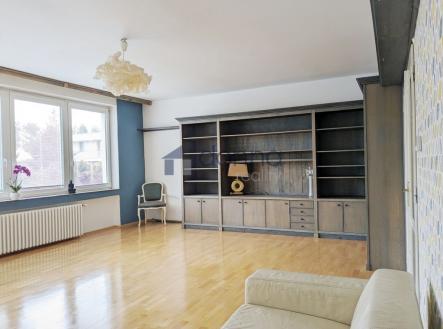 Pronájem domu/vily, 260 m²