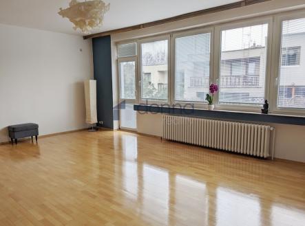Pronájem domu/vily, 260 m²