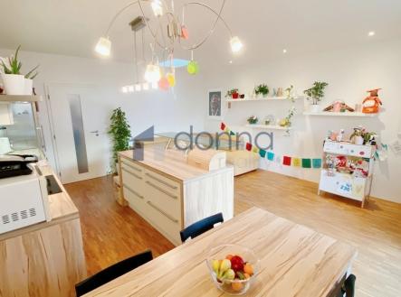 Pronájem bytu, 3+kk, 90 m²