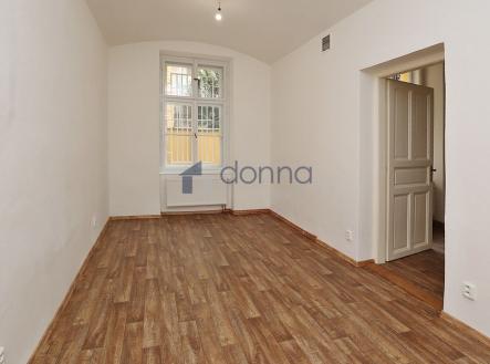 Pronájem obchodní prostor, 86 m²