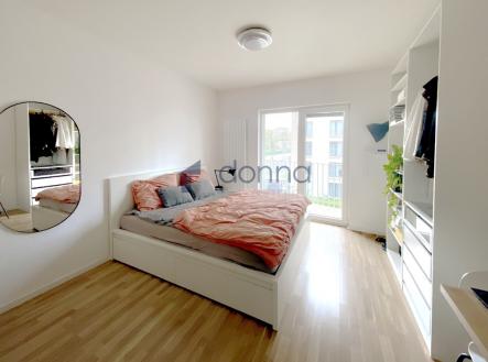 Pronájem bytu, 1+kk, 32 m²