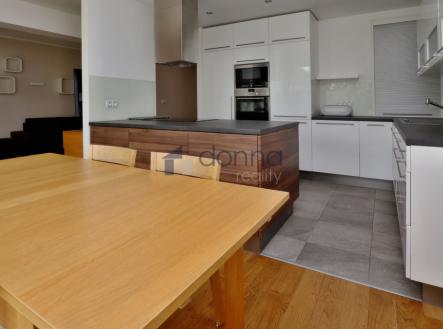 Pronájem bytu, 4+kk, 99 m²