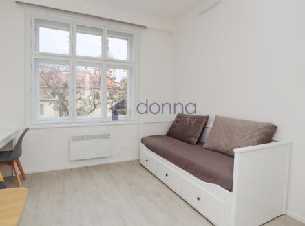 Pronájem bytu, 1+kk, 22 m²