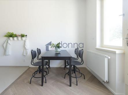 Pronájem bytu, 2+kk, 64 m²
