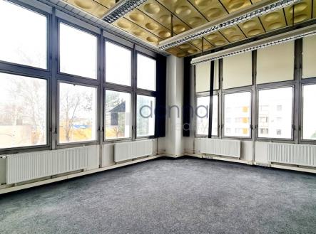 Pronájem kanceláře, 91 m²