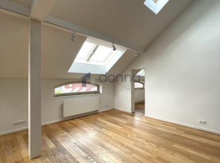 Pronájem bytu, 3+1, 130 m²