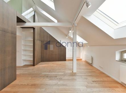 Pronájem bytu, 3+1, 130 m²