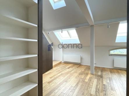 Pronájem bytu, 3+1, 130 m²