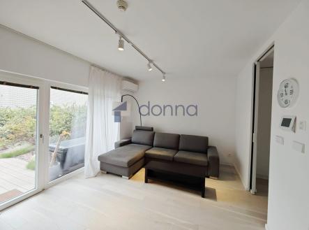 Pronájem bytu, 2+kk, 52 m²