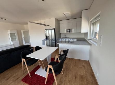 Pronájem bytu, 2+kk, 82 m²