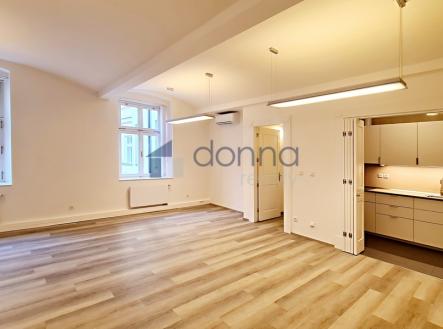 Pronájem bytu, 4+kk, 156 m²