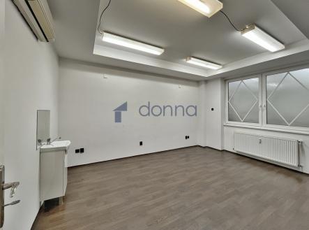 Pronájem kanceláře, 139 m²