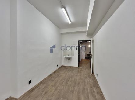 Pronájem kanceláře, 139 m²