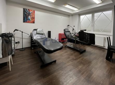 Pronájem obchodní prostor, 139 m²