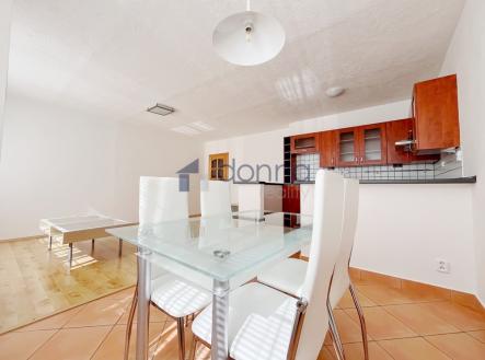 Pronájem bytu, 3+kk, 75 m²
