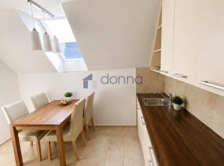 Pronájem bytu, 2+1, 78 m²