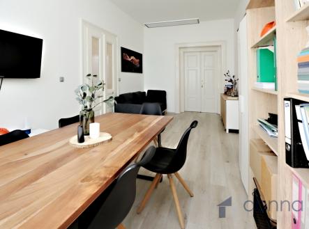 Pronájem kanceláře, 100 m²