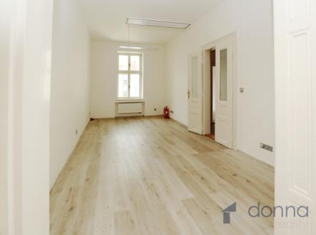 Pronájem kanceláře, 100 m²