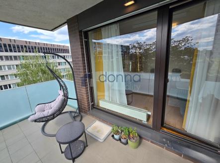 Pronájem bytu, 2+kk, 68 m²