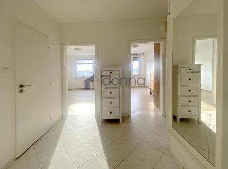 Pronájem bytu, 3+kk, 85 m²
