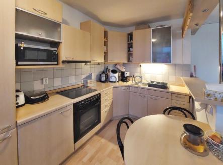 Pronájem bytu, 1+kk, 32 m²