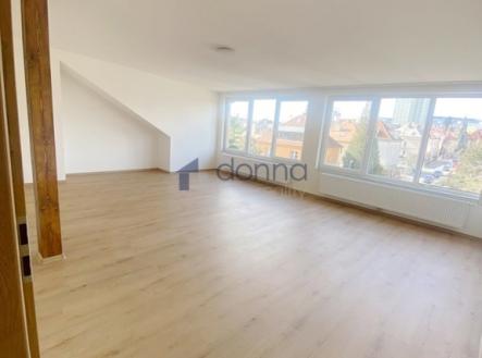 Pronájem bytu, 3+1, 134 m²