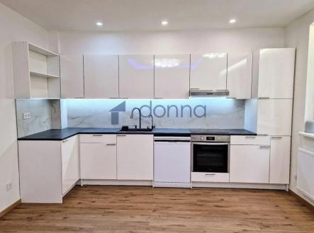 Pronájem bytu, 2+kk, 43 m²