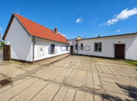 Pronájem obchodní prostory, 140 m²