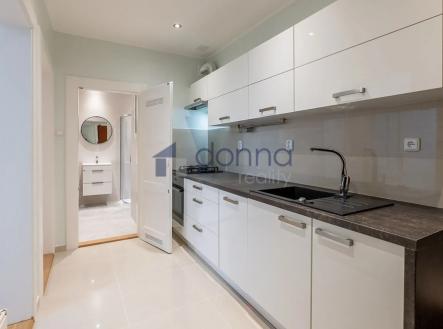 Pronájem bytu, 2+kk, 58 m²