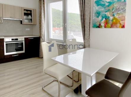 Pronájem bytu, 3+kk, 84 m²