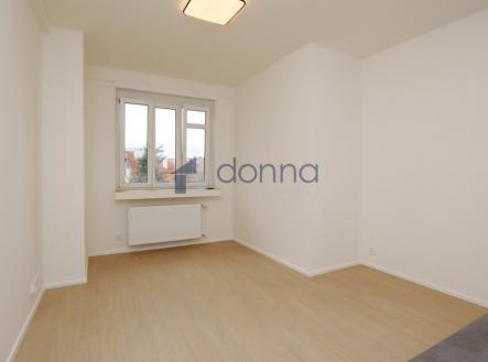 Pronájem bytu, 1+kk, 26 m²