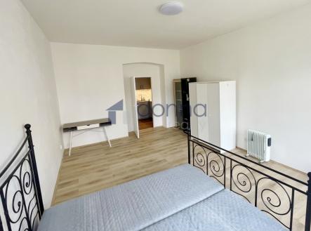 Pronájem bytu, 1+1, 42 m²